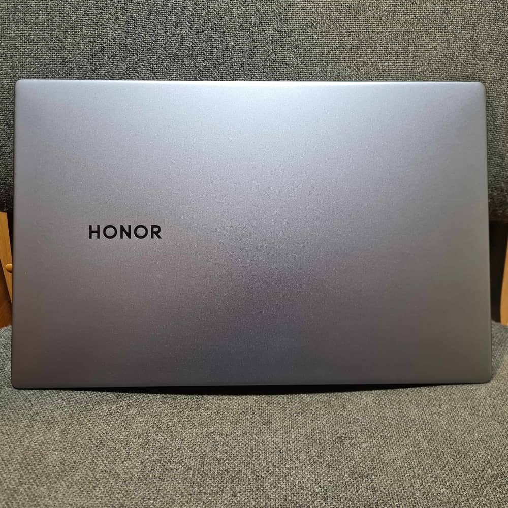 Notebook HONOR MagicBook X 15 2 min