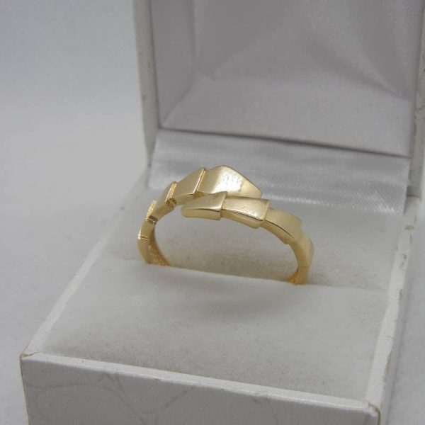 Zlatý prsteň VN347