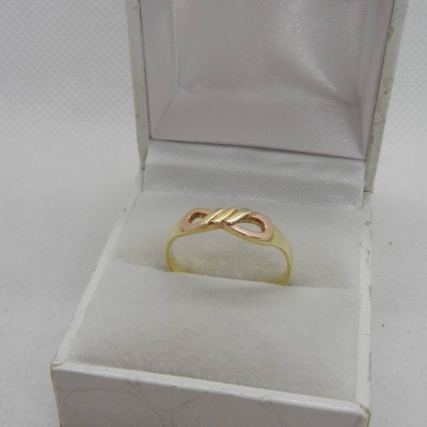 Zlatý prsteň VP231