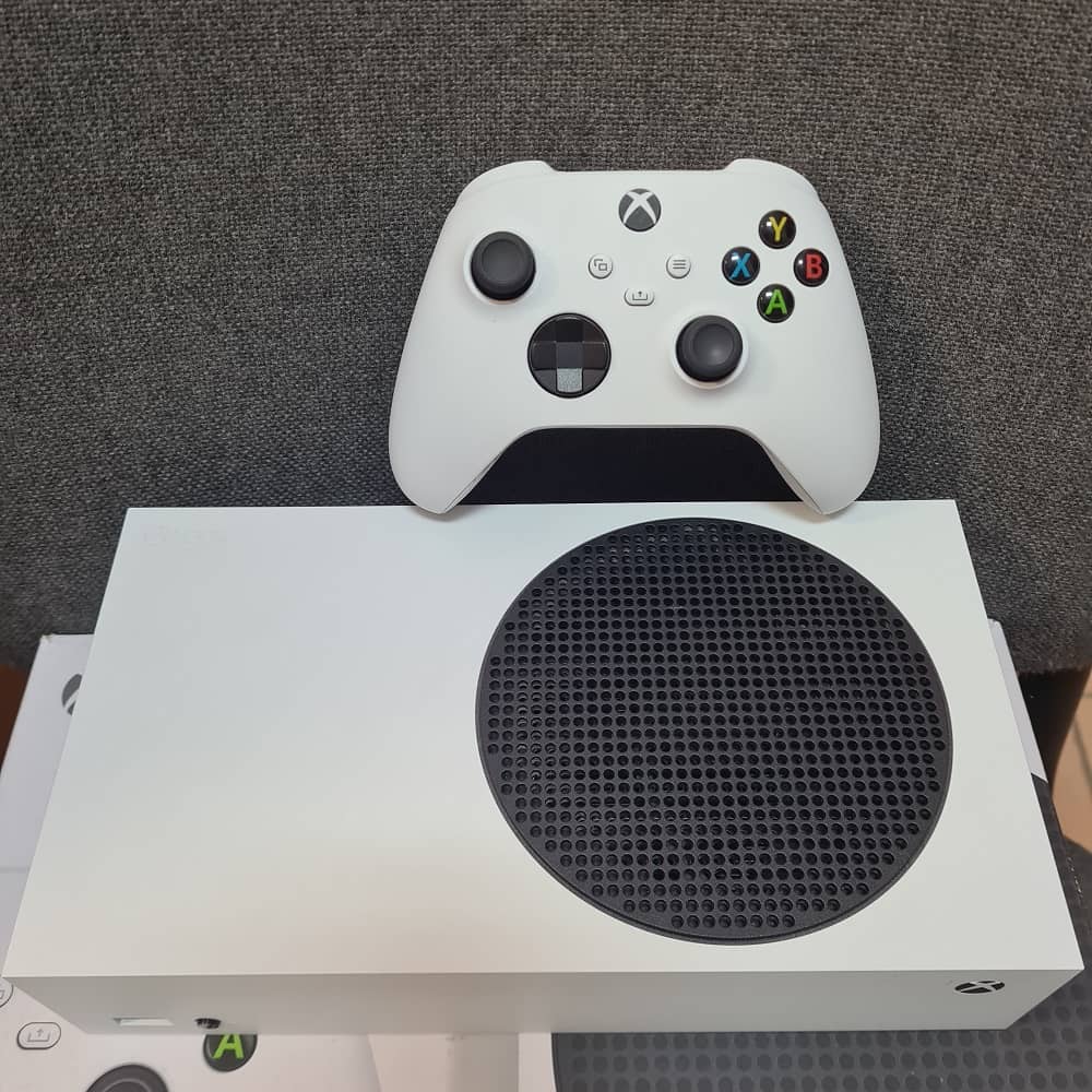 Xbox Series S 512GB Digital Edition 2 min