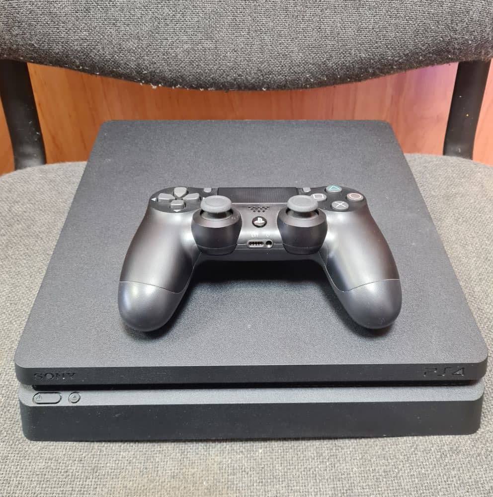 Sony Playstation 4 Slim 2 min