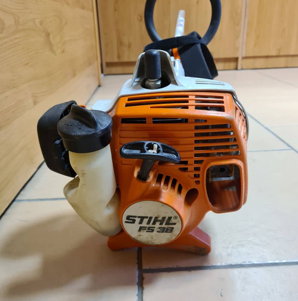 Benzinovy vyzinac Stihl FS38 3 min