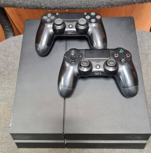 Sony Playstation 4 (1TB)