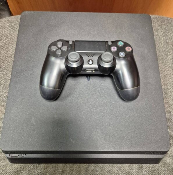 Sony Playstation 4 Slim (500GB)