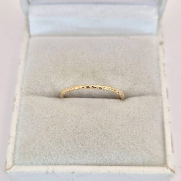 Zlatý prsteň VN718