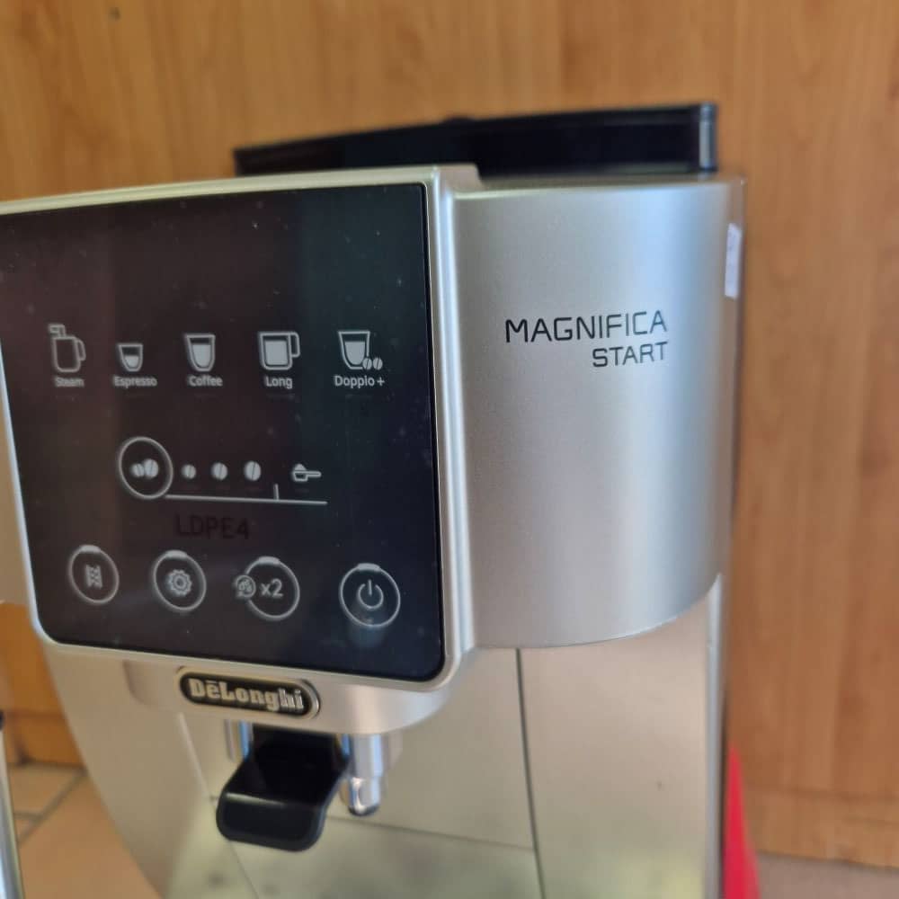 Automaticky kavovar DeLonghi Magnifica Start 2