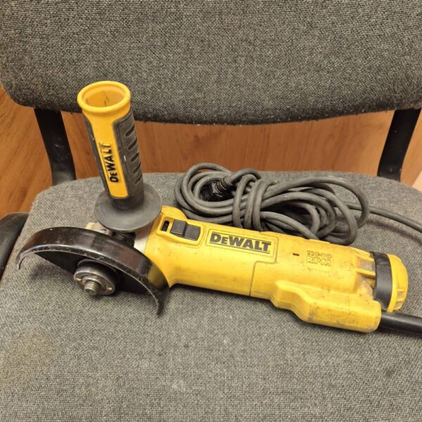 Uhlova bruska DeWalt DWE4217