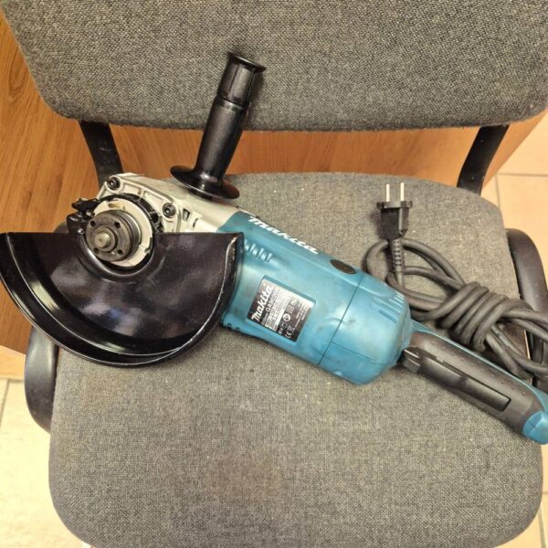 Uhlova bruska Makita GA9020R